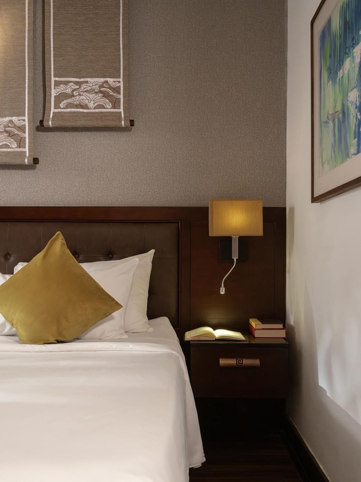 Superior Twin Room No Window Daily Minibar & 1 time Afternoon Tea,1695755510:JPEG
